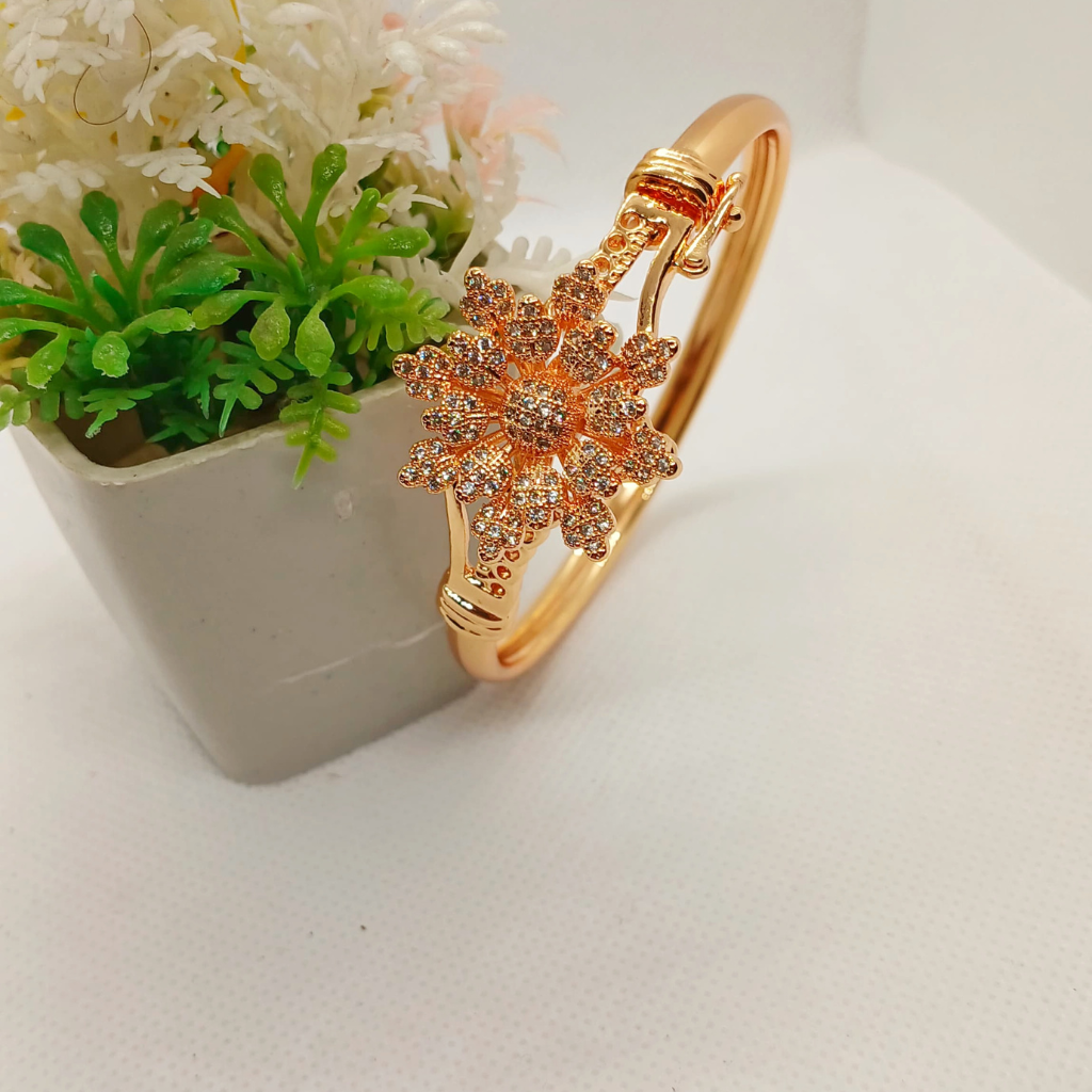 Golden Flower handcuff